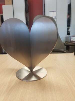 Tom stainless heart stand